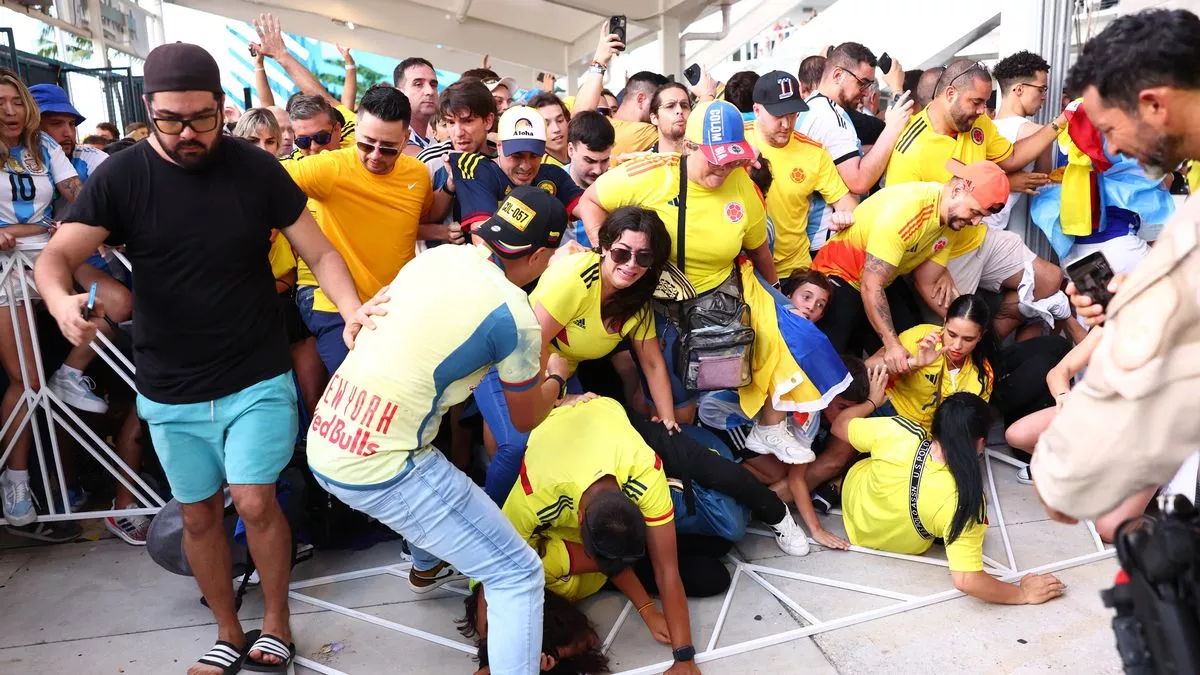 breaking newsPolice 'tackle journalist at Copa America final' as fans